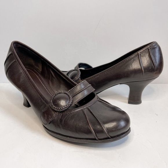 Gianni Bini Shoes 9s Gianni Bini Ohkay Mary Jane Heels 85 Poshmark